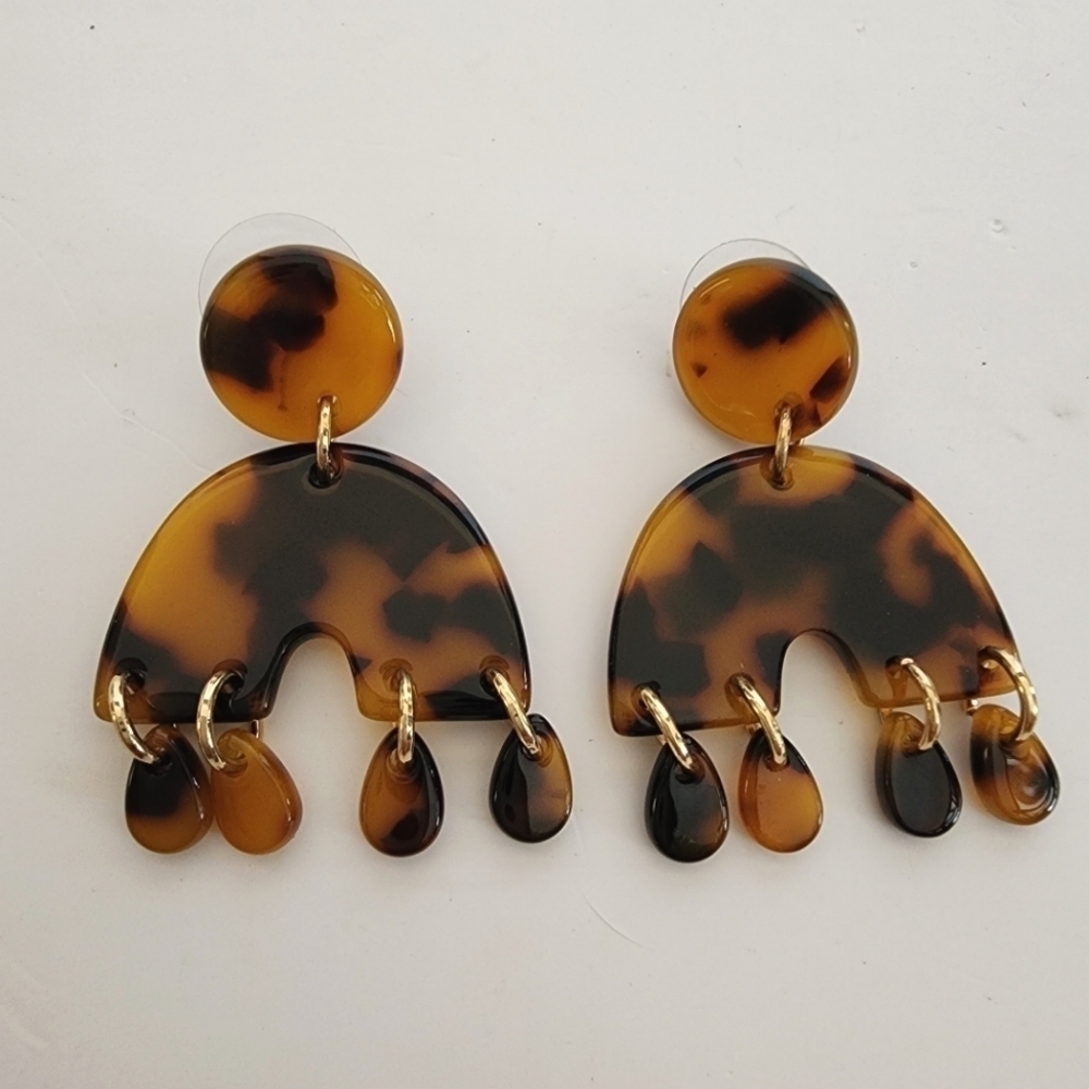 NEW Small Tortoise Boho Brown Arch Abstract Resin Earrings - Picture 3 of 7